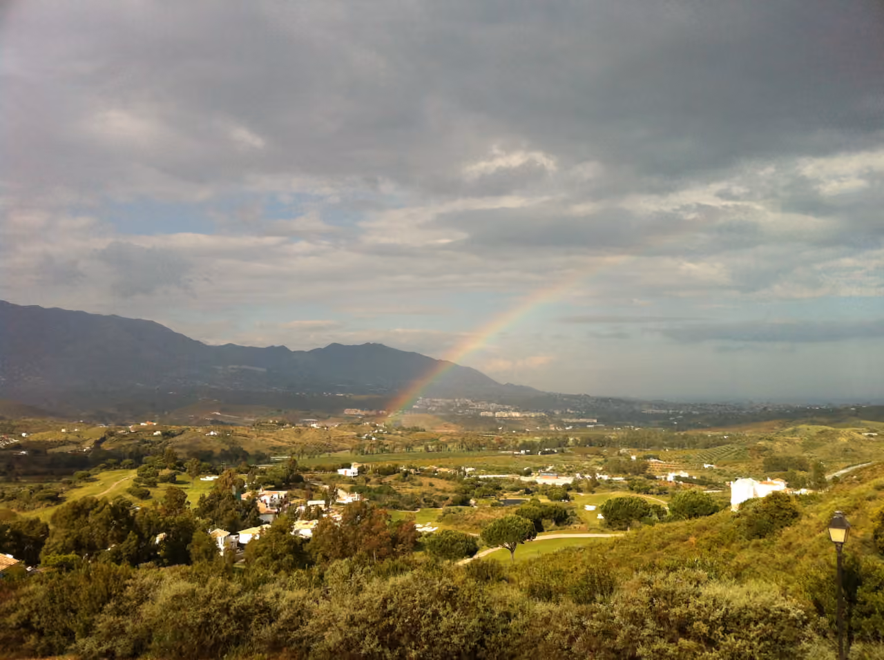 VILLA AINOA — energiatehokkaat uudisvillat La Cala Golfissa: ympäristökuva gebruikt als lokale context voor Mijas; geen uitzicht vanuit het project.